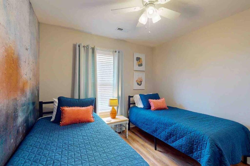 The Blue Door Bungalow Wilmington Bagian luar foto