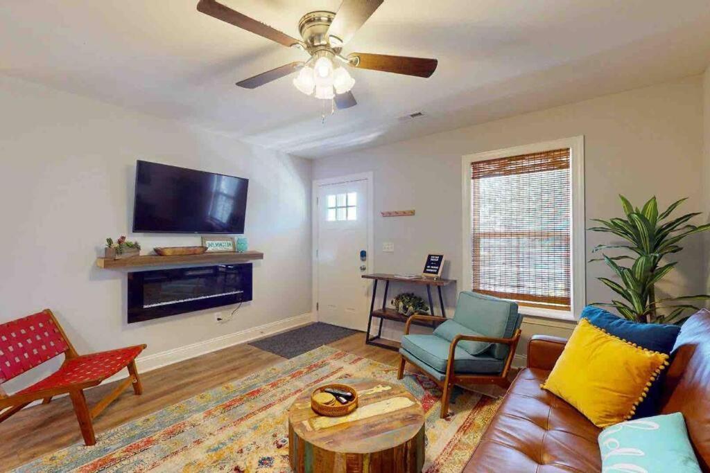 The Blue Door Bungalow Wilmington Bagian luar foto