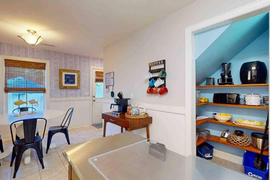 The Blue Door Bungalow Wilmington Bagian luar foto