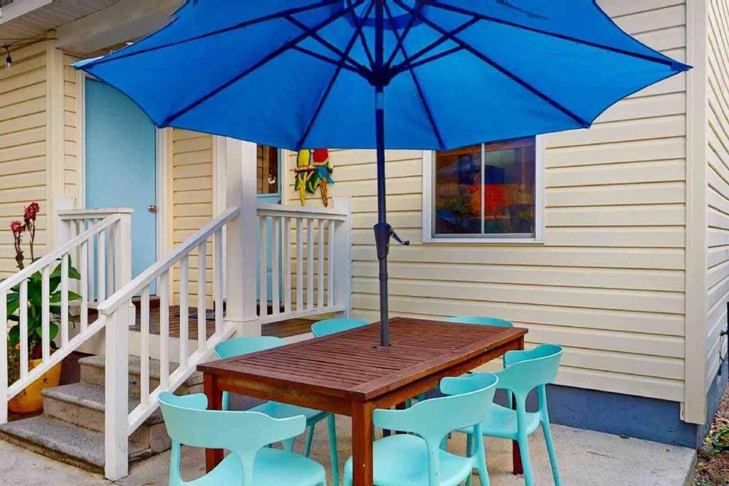 The Blue Door Bungalow Wilmington Bagian luar foto